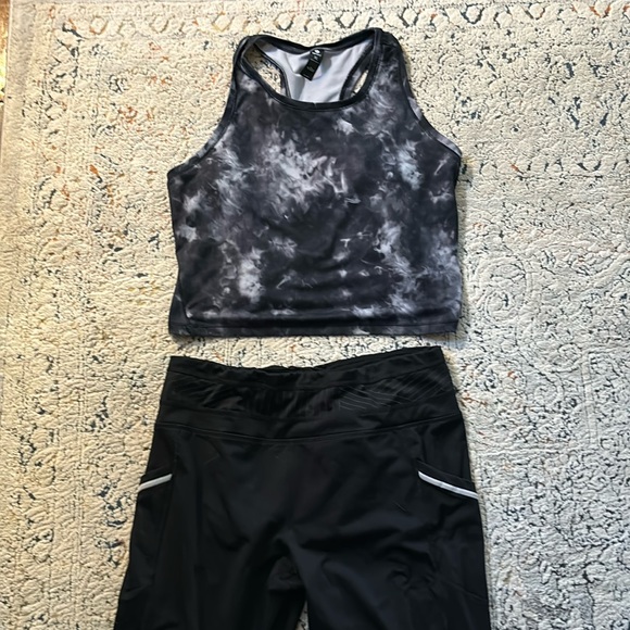 Cute workout outfit size Large - Picture 1 of 2